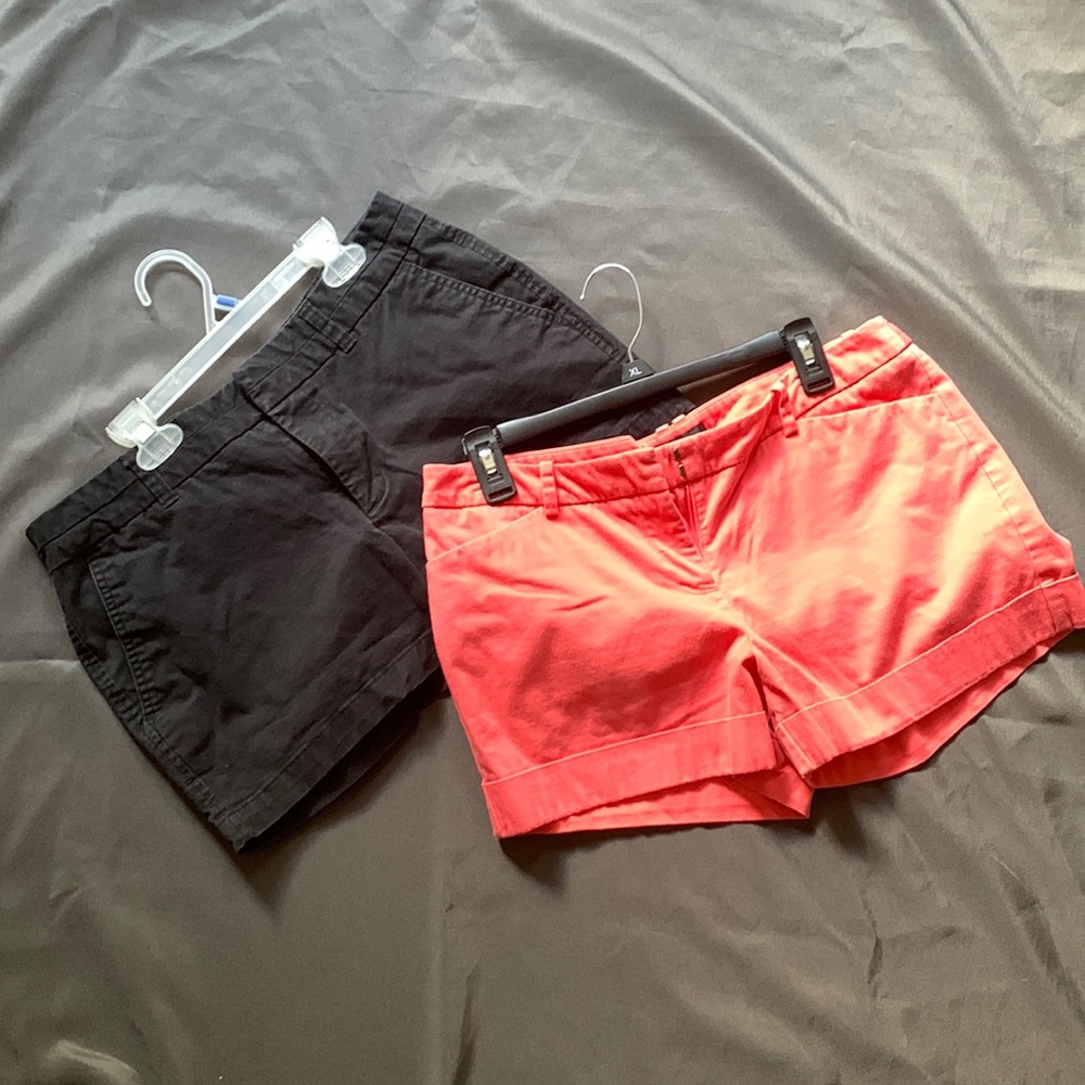 Lot of 2 shorts - 1 Gap, 1 Mossimo